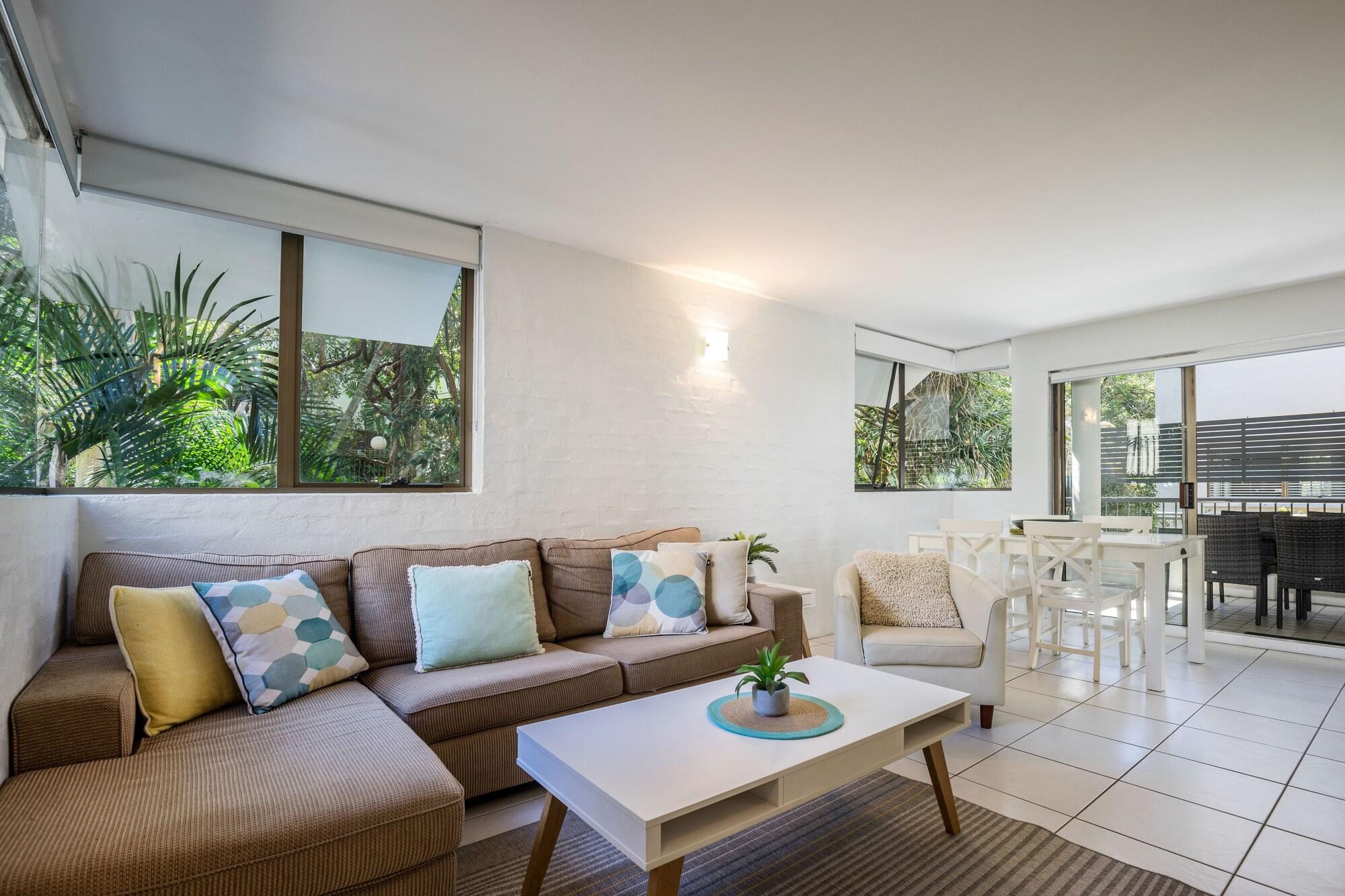 Saks On Hastings Aparthotel Noosa Heads Exterior photo