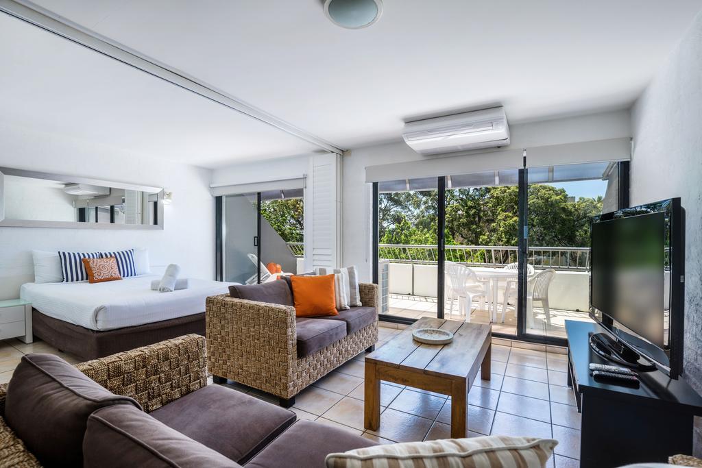 Saks On Hastings Aparthotel Noosa Heads Exterior photo