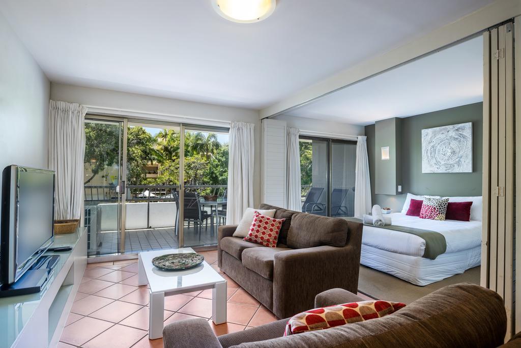 Saks On Hastings Aparthotel Noosa Heads Exterior photo