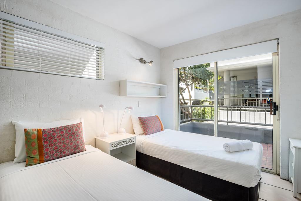Saks On Hastings Aparthotel Noosa Heads Exterior photo